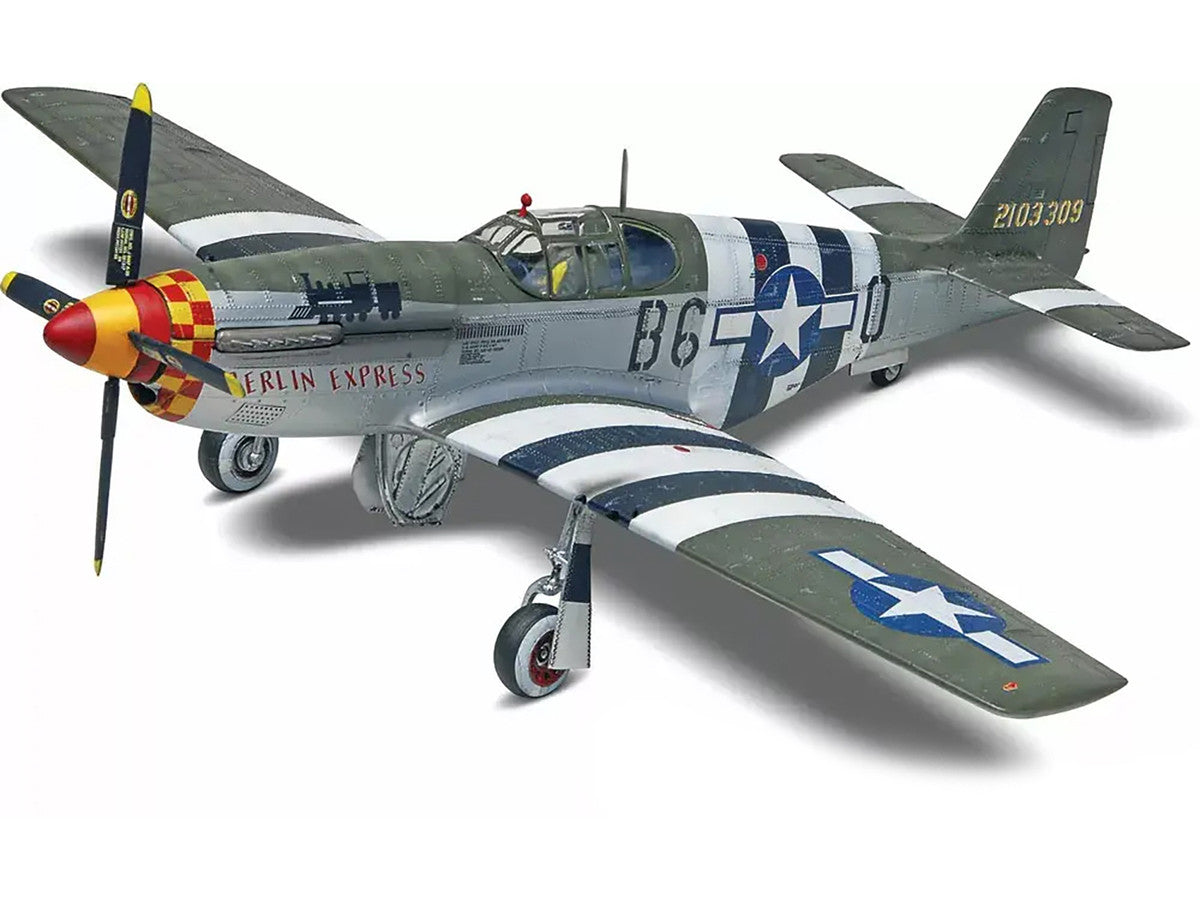 North American P-51B Mustang Fighter Aircraft 1/32 Scale Model by Revell